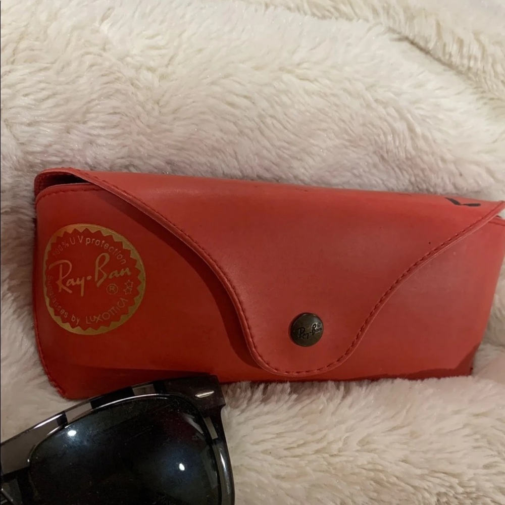 Ray-Ban Sunglasses - Picture 6 of 6
